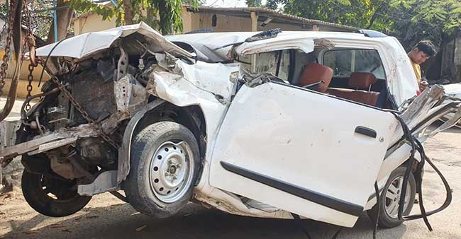 Maha: 3 of family killed, 4 hurt in grisly road accident