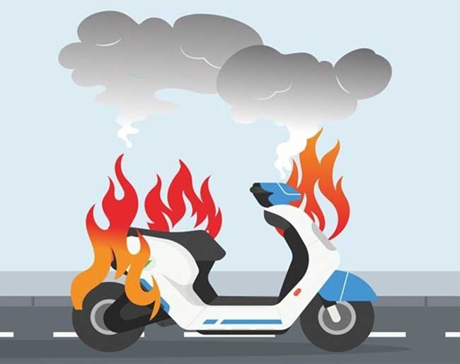 7 electric bikes gutted in fire at Pune showroom, overcharging suspected
