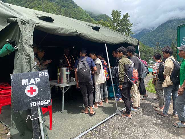 Army rescues 300 more stranded tourists in Sikkim