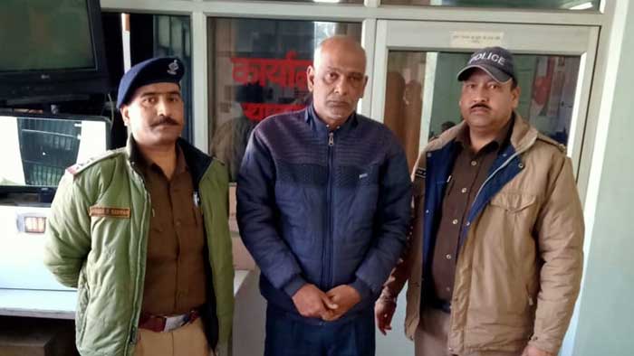 3 including doctor held in fake currency racket in Dehradun