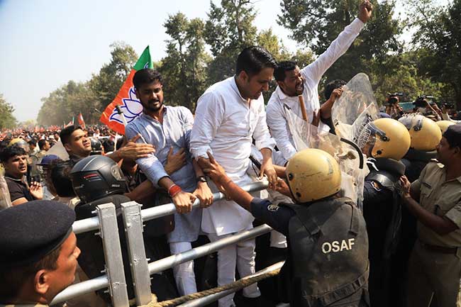 BJP protest over Odisha minister's murder turns violent, several injured