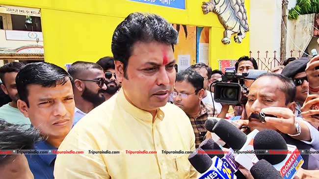 Ensure 100% voting to build developed India; Biplab Kumar Deb casts vote