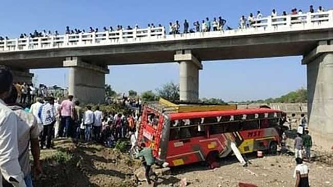 Fifteen killed as bus falls into river in MP's Khargone