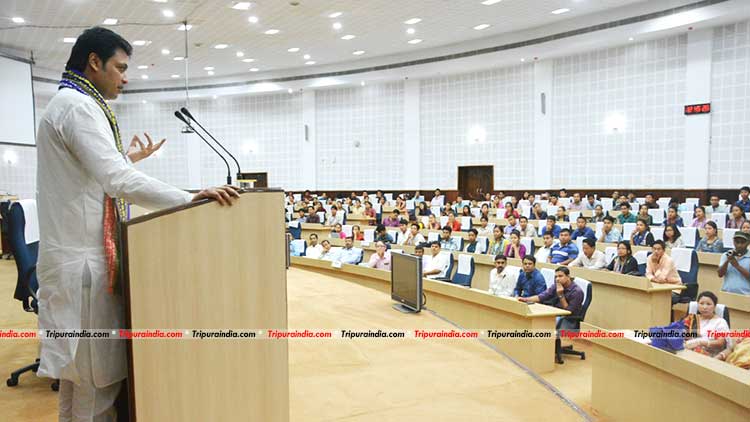 CM pitches for quality education, blames Left over 'corrupt' practices