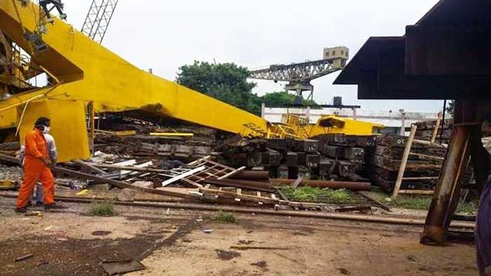 10 killed as crane collapses at Hindustan Shipyard in Vizag
