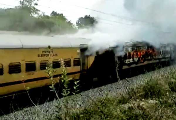 Fire breaks out in Falaknuma Express, major tragedy averted