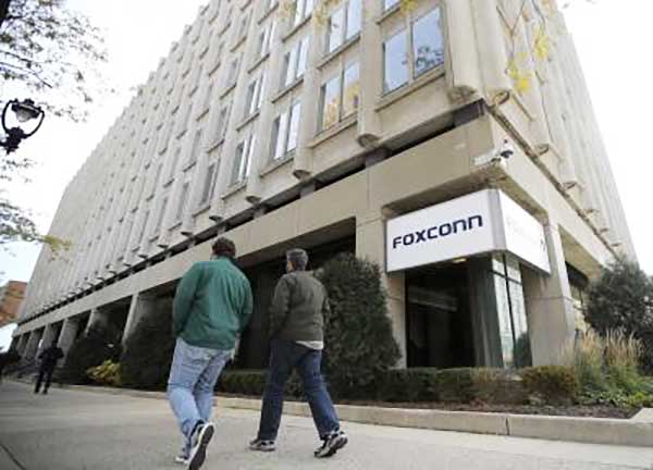 K’taka govt holds meeting with Foxconn chairman