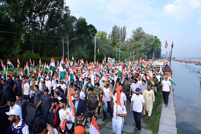 Huge participation in Srinagar Tiranga rally, L-G says 'proof of change in Kashmir'