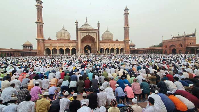 After 2-yr hiatus, devotees offer Namaz at Delhi's Jama Masjid on Eid-ul-Fitr