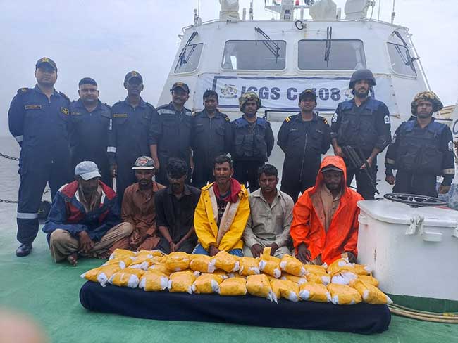 Gujarat: Drugs valued at Rs 200 crore seized, six arrested