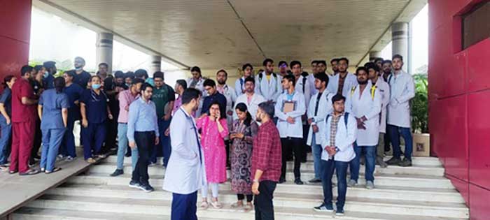 Junior doctors in MP on strike, medical services affected