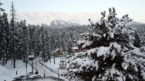 Snowfall in Kashmir, morning flights cancelled & others on standby