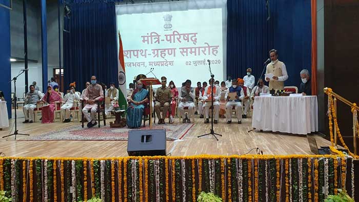 28 ministers including 12 from Scindia camp sworn in MP
