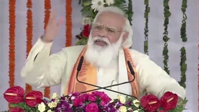 PM Modi praises Yogi for 'unparalleled' handling of Covid crisis