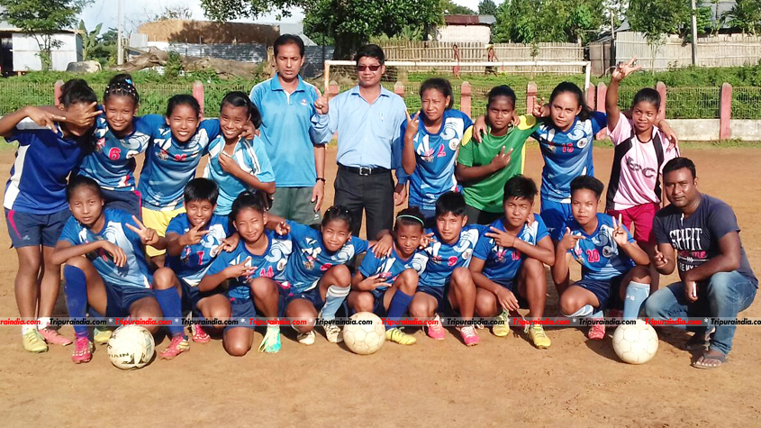 Mungiakami Girl’s Team leaves for SM Cup Football