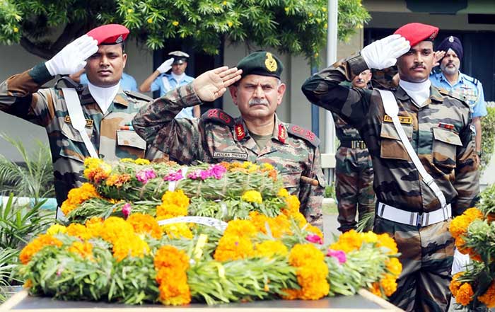Army pays tribute to soldiers killed while foiling suicide attack in J&K