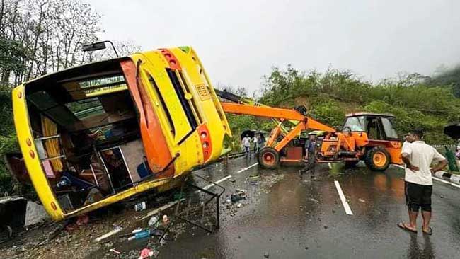 One killed, many injured as bus carrying Tripura bank job aspirants overturns in Assam