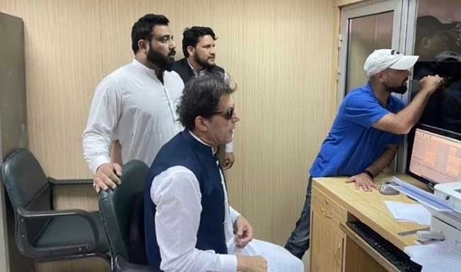 Pak SC orders immediate release of Imran Khan