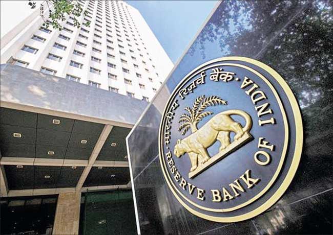RBI doubles gold loans limit to Rs 4L for UCBs under bullet scheme
