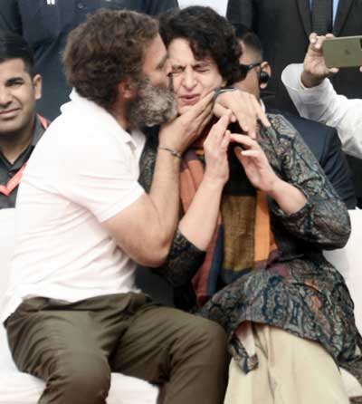 UP Minister objects to Rahul Gandhi's kiss for sister Priyanka Gandhi Vadra
