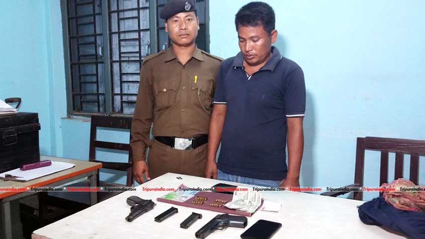 SPO Jawan detained with two 9 mm pistols and other belongings