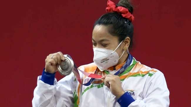 Mirabai wins silver in women's 49kg weightlifting