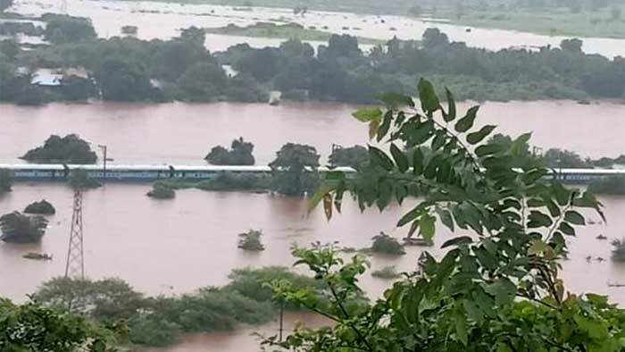 Indian Navy, IAF, NDRF rescue stranded train passengers in Thane