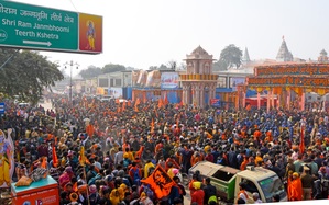 Sudden influx of pilgrims prompts ban on vehicles' entry into Ayodhya