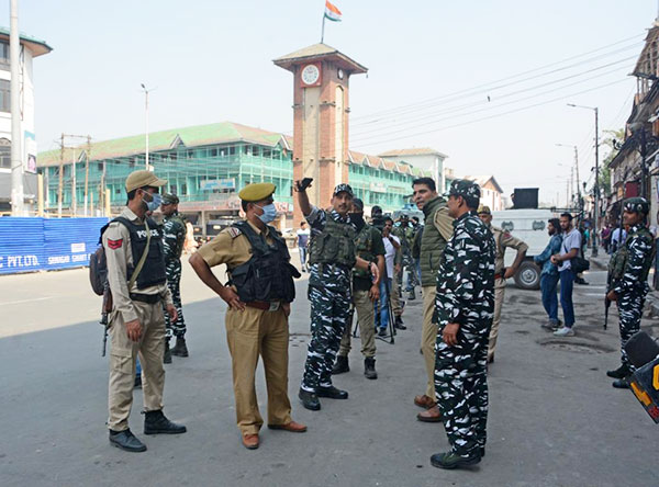 For many in J&K armed security guards are 'status mascots'