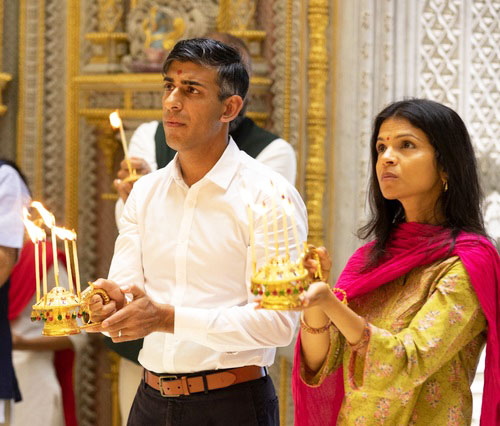 UK PM Rishi Sunak visits Akshardham temple