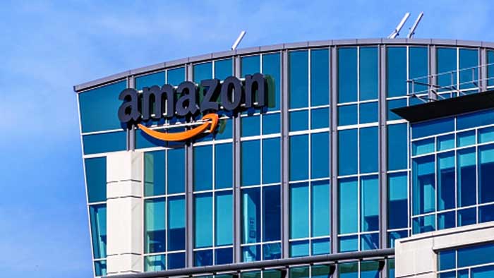 Amazon sues 10,000 Facebook group admins over fake reviews