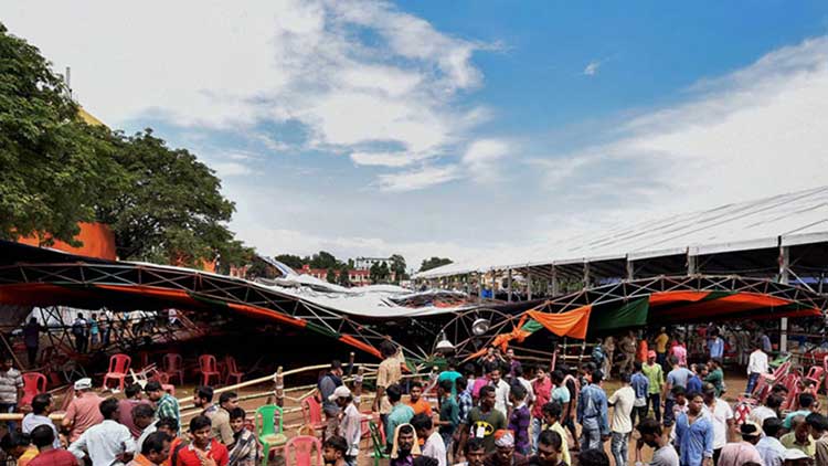 20 injured as canopy collapses during Modi's Bengal rally