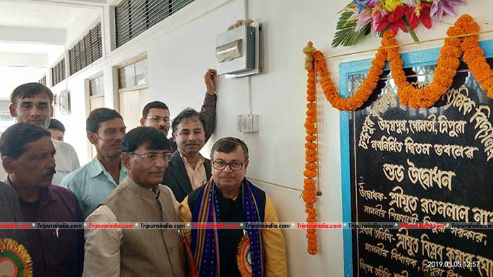 Ratan inaugurates 2 storied building of Chandrapur H.S. School