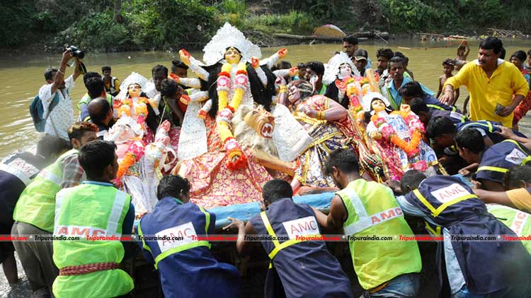Immersion of idol of goddess Durga puts an end to four day long carnival