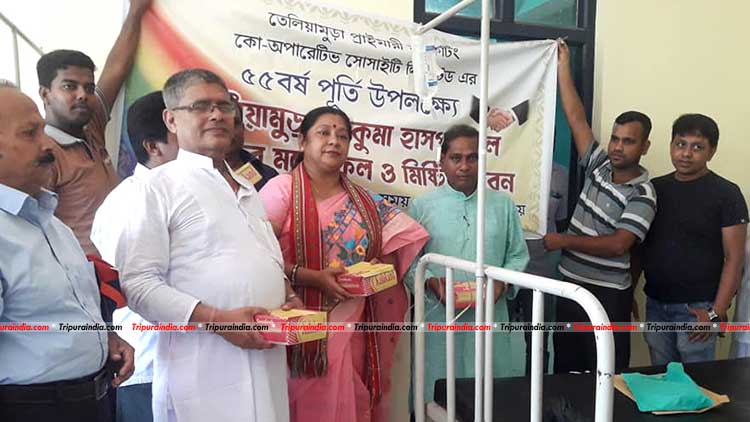 TPMCSL distributes fruit and sweets within patients of hospital