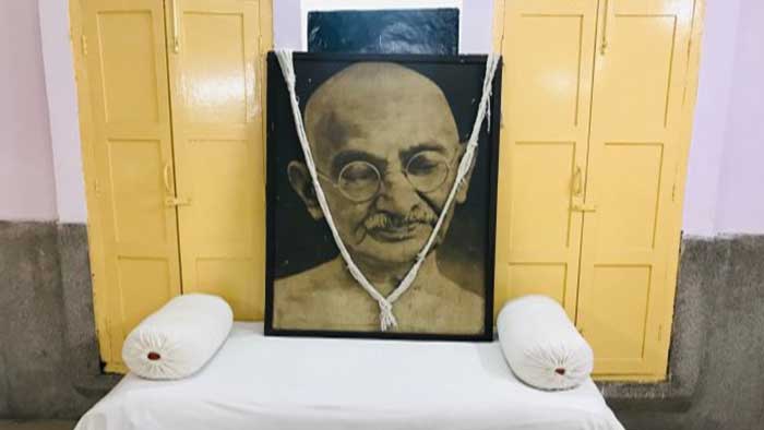 Mahatma Gandhi's way of life still followed at this temple