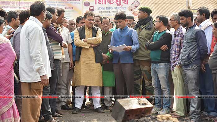 Pranajit visits Nutanbazar and meets fire affected shopkeepers