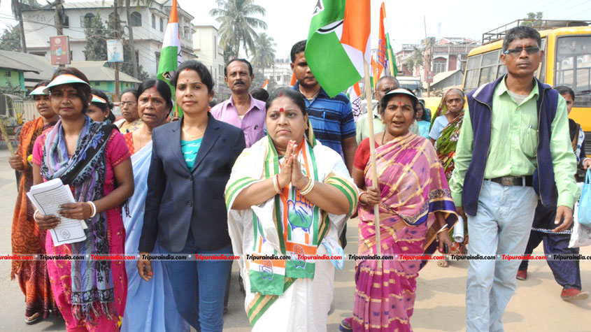 Congress candidate Ratna Datta busy in door to door campaign