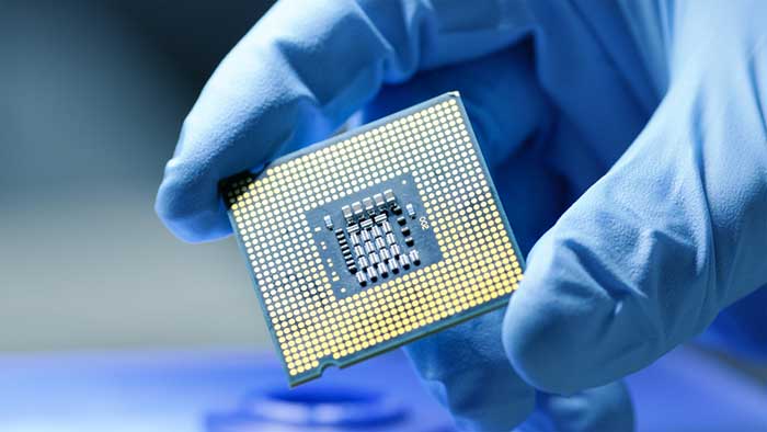 China's semiconductor output dips 17% in July amid US threat