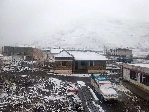 High-altitude destinations in Himachal get season's heaviest snowfall