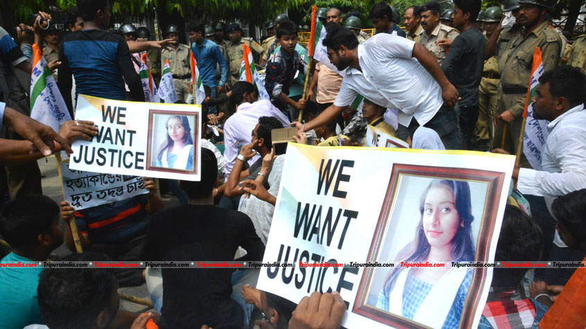 Trinamool youths gheraus CM’s residence demanding justice to Anuwara’s death