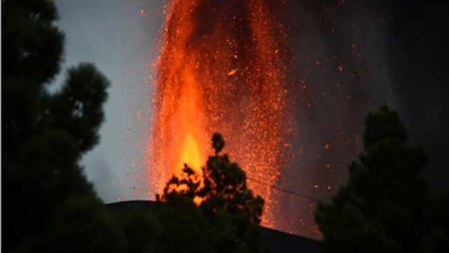 36 quakes hit Spanish island amid volcanic eruption