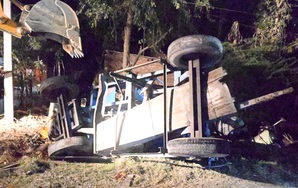 6 killed as bus rams into tractor-trolley in UP's Jaunpur