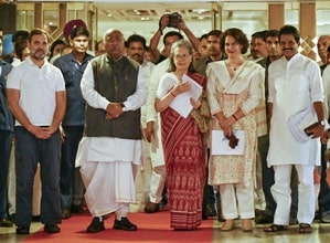 CWC passes resolution to appoint Rahul Gandhi as LoP; decision on which seat to vacate by June 17