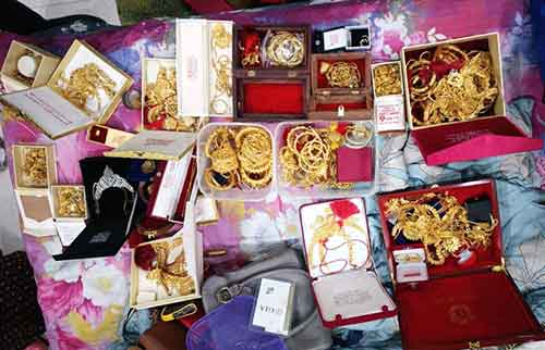 Coal smuggling case: Cash, gold seized by ED during raids in Bengal, Jharkhand