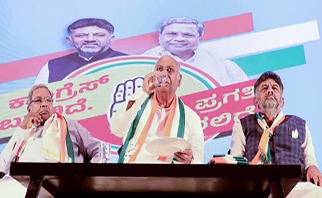 Cong observers to submit report to Kharge, Siddaramaiah to arrive in Delhi