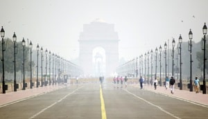 Delhi-NCR's air quality continues to dip; smog to remain till Nov 10