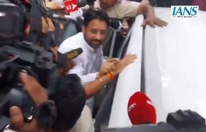 ED arrests AAP MLA Amanatullah Khan following raid at his home