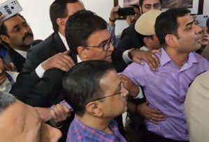 After HC jolt to Kejriwal, ED team reaches Delhi CM's residence for questioning