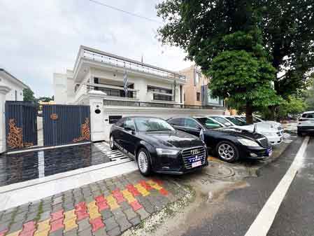Fake embassy of fictional nations busted in Ghaziabad; Luxury cars, diplomatic gear seized Fake embassy of fictional nations busted in Ghaziabad; Luxury cars, diplomatic gear seized